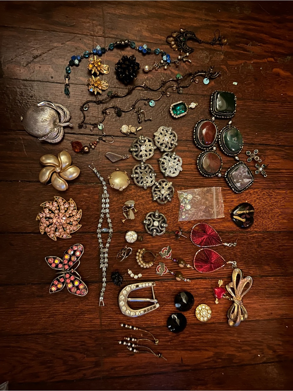 Assorted Women’s Jewelry Lot – “Junk jewelry” for crafting - Picture 4 of 8